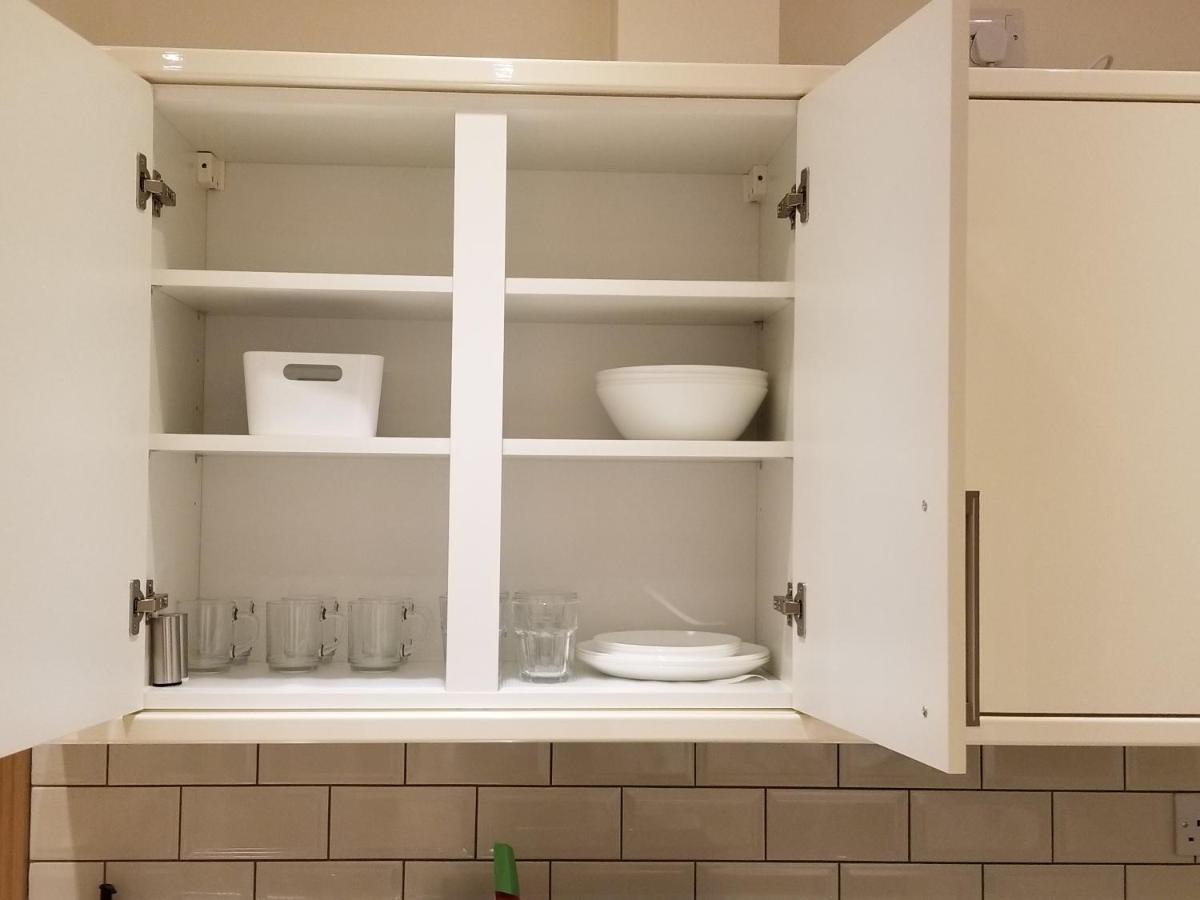 London Luxury Apartment 4 Bedroom Sleeps 12 People With 4 Bathrooms 1 Min Walk From Station Wanstead Buitenkant foto