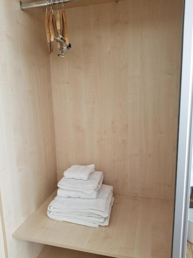 London Luxury Apartment 4 Bedroom Sleeps 12 People With 4 Bathrooms 1 Min Walk From Station Wanstead Buitenkant foto
